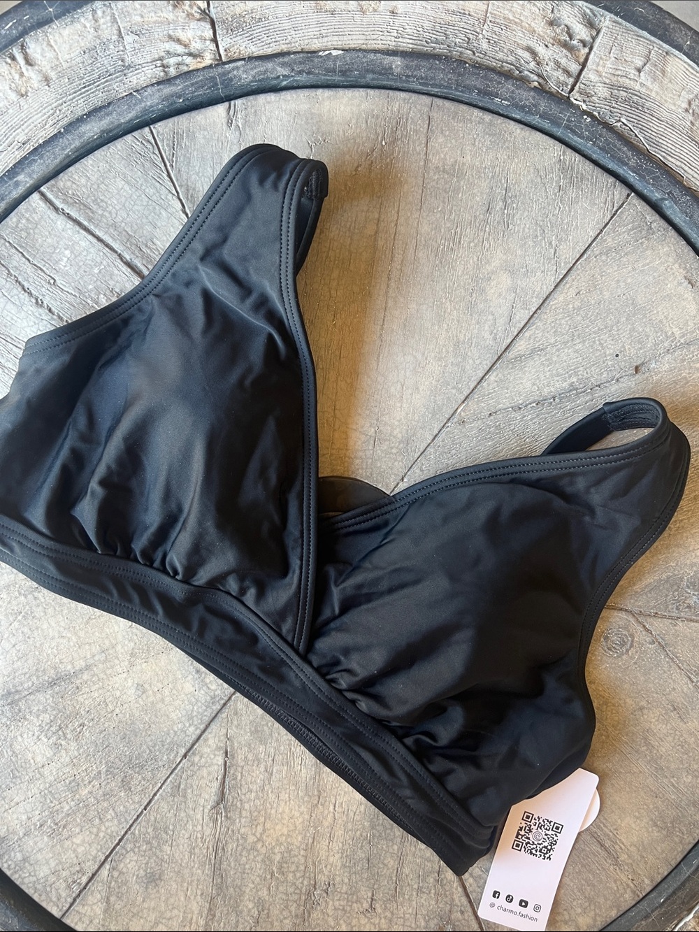 Women’s Black Swim Top - Sleek Coverage Medium B3
